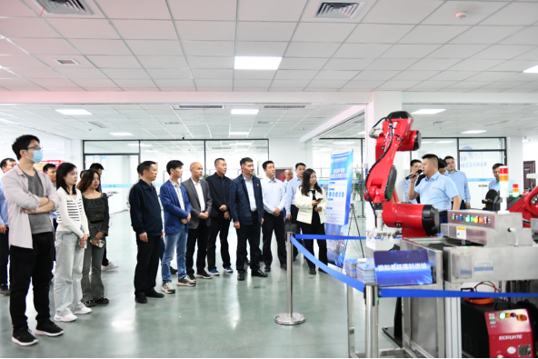 1720594575425498.png 交通工程公司黨建品牌創(chuàng)建工作經(jīng)驗(yàn)做法被國(guó)家重點(diǎn)新聞網(wǎng)站宣傳報(bào)道651.png